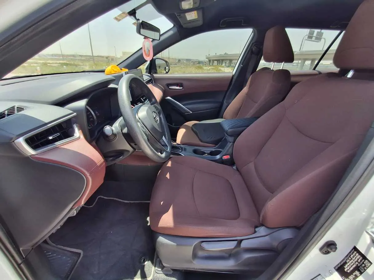 Car image 12