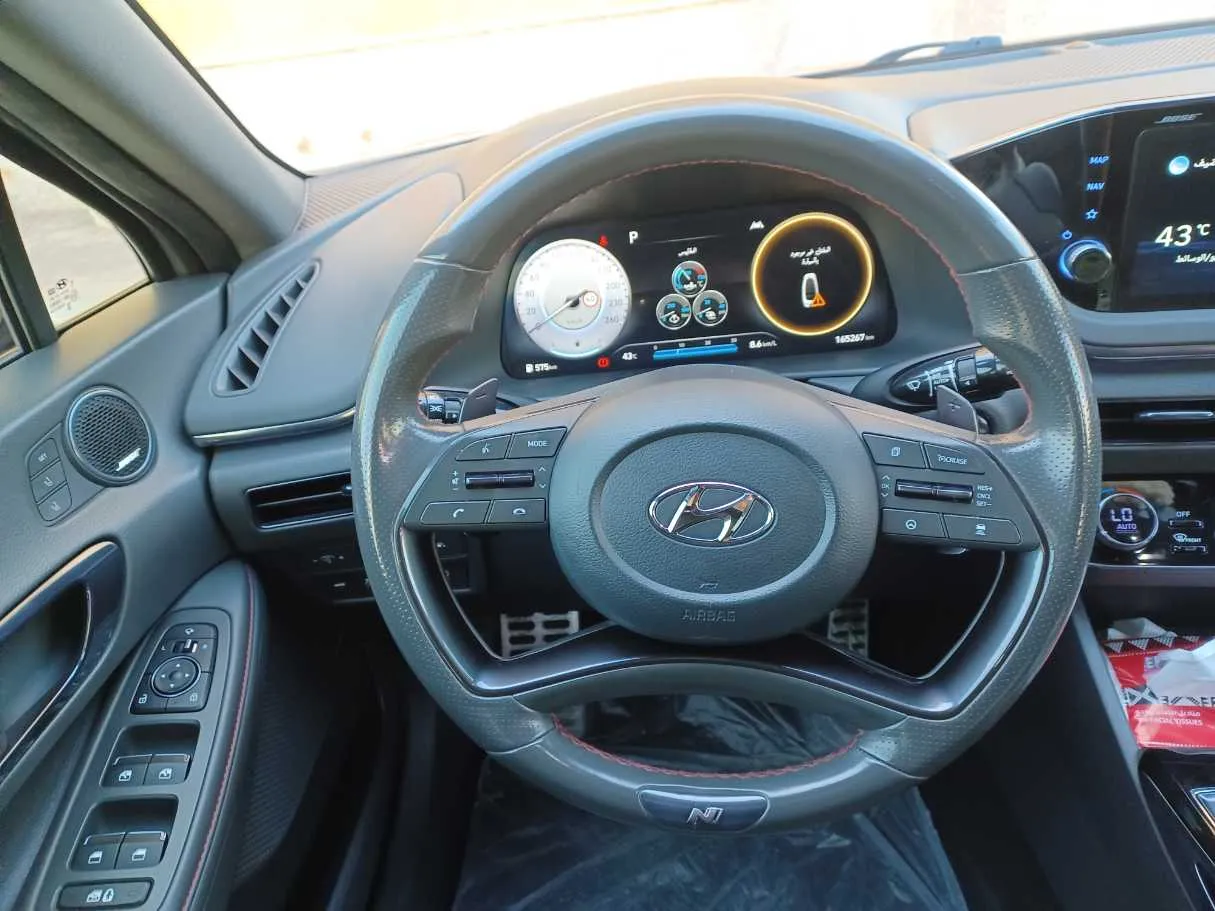 Car image 16