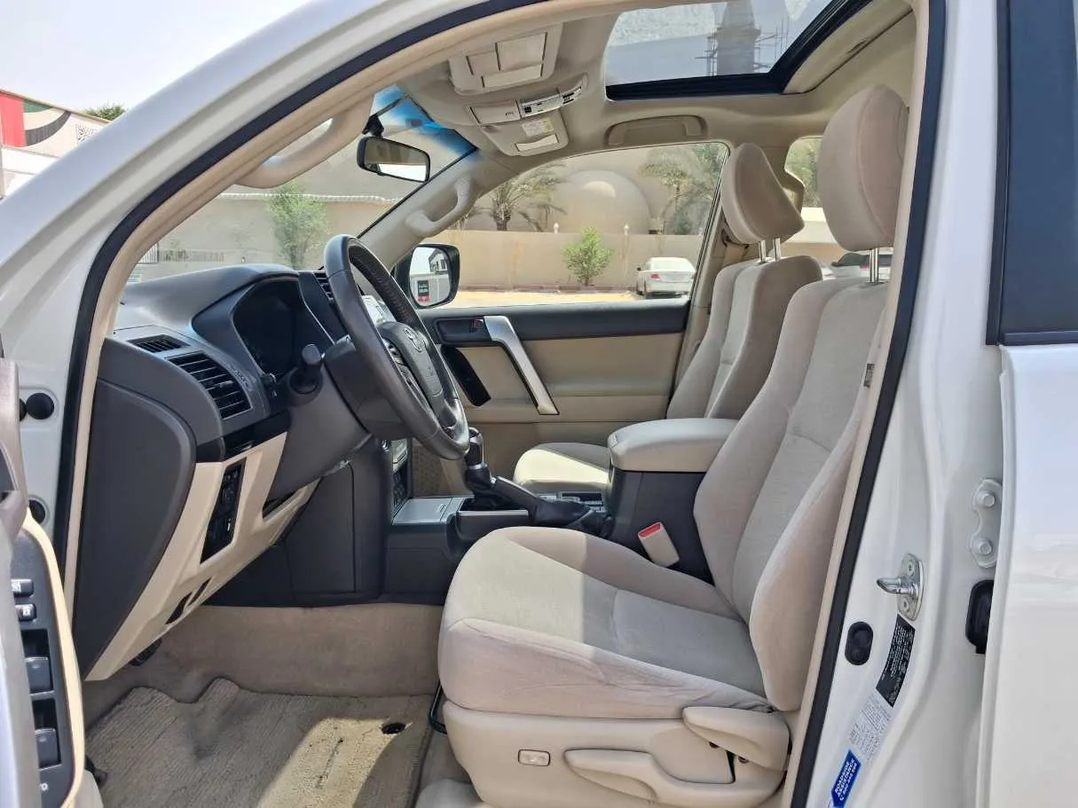 Car image 12