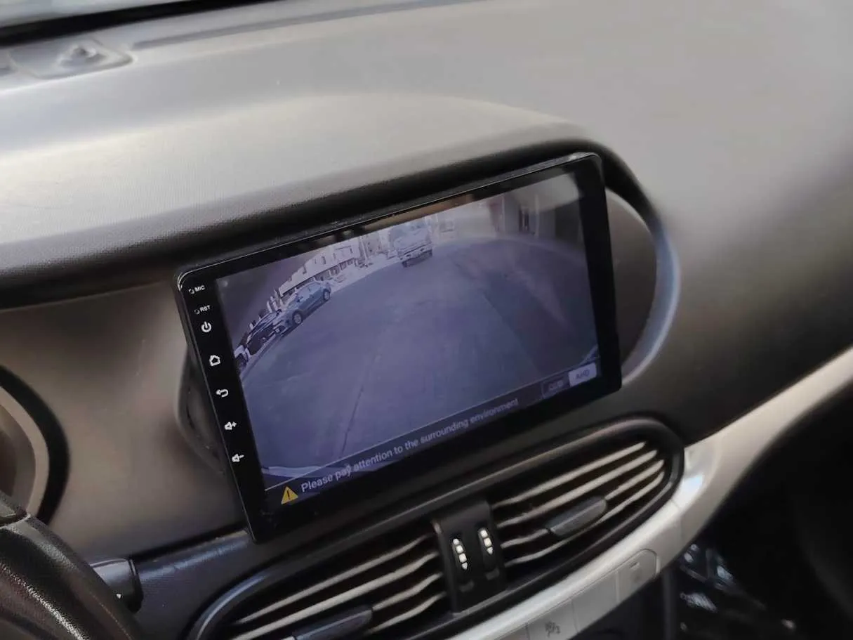 Car image 26