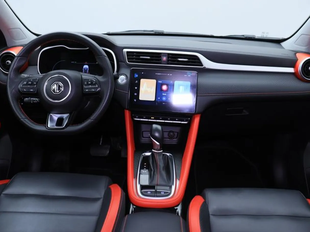 Car image 14