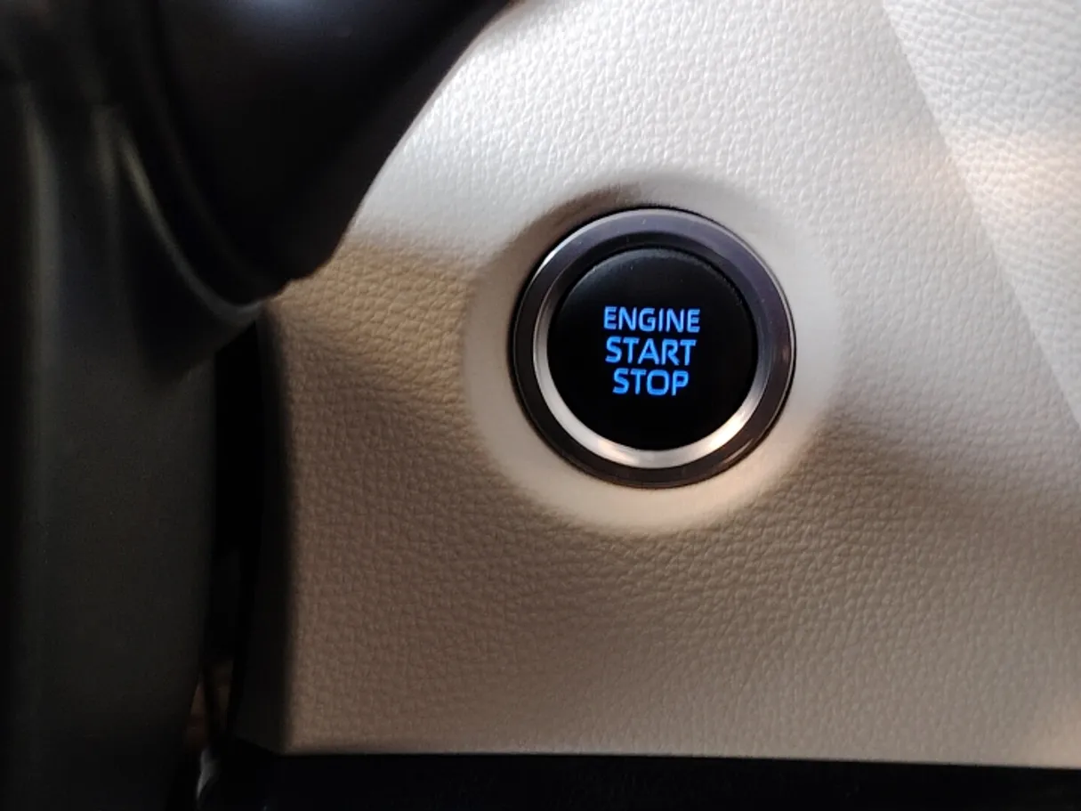 Car image 26