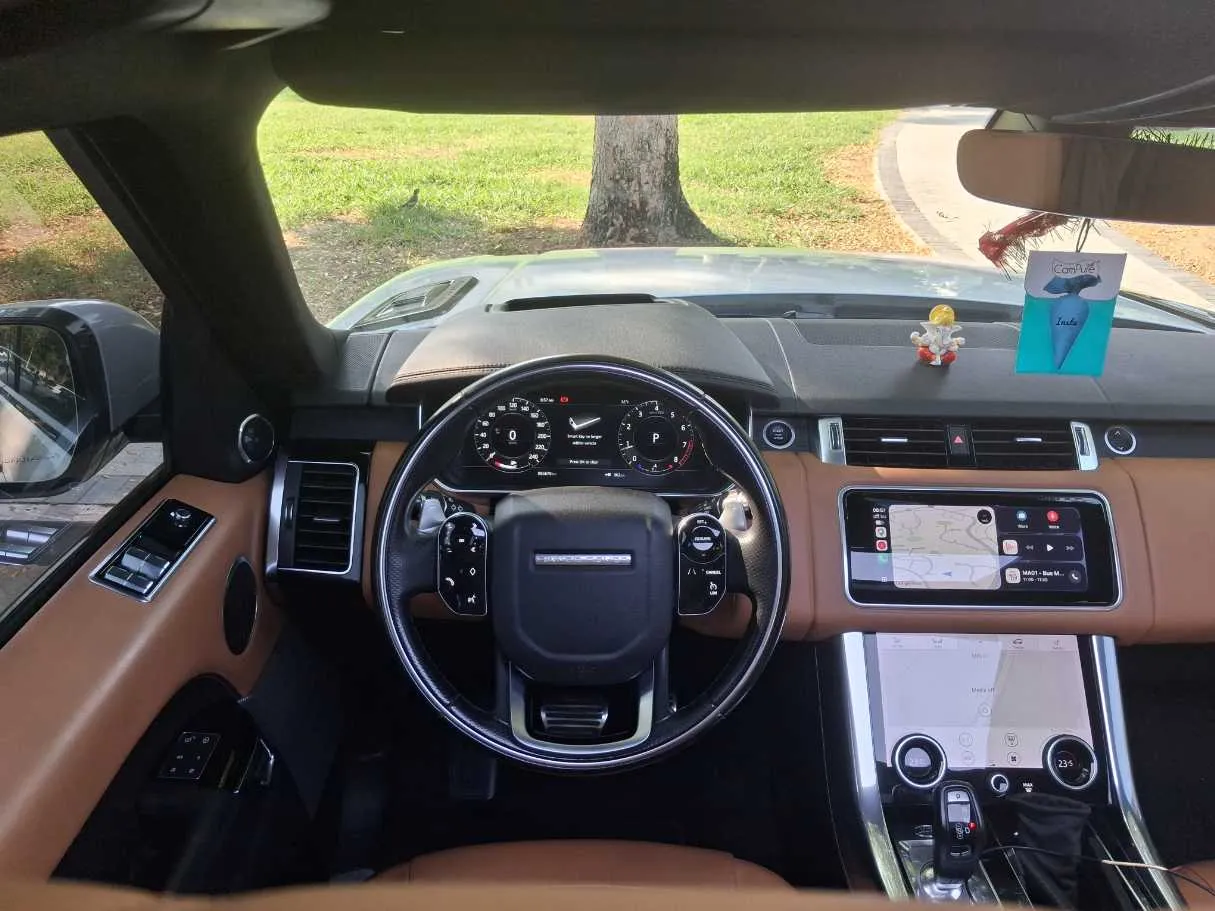 Car image 18