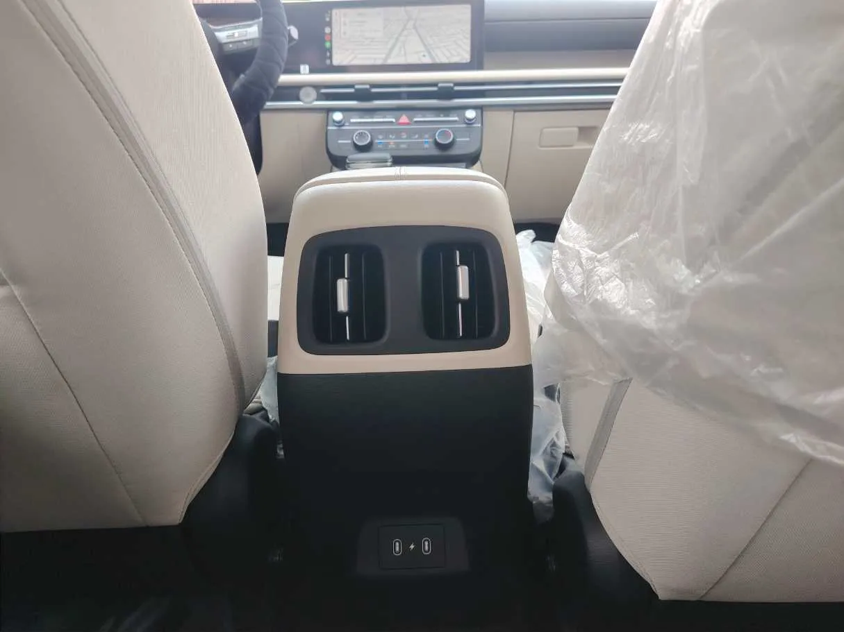 Car image 31