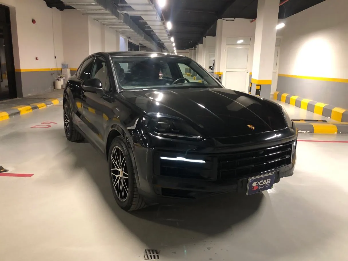 Car image 3