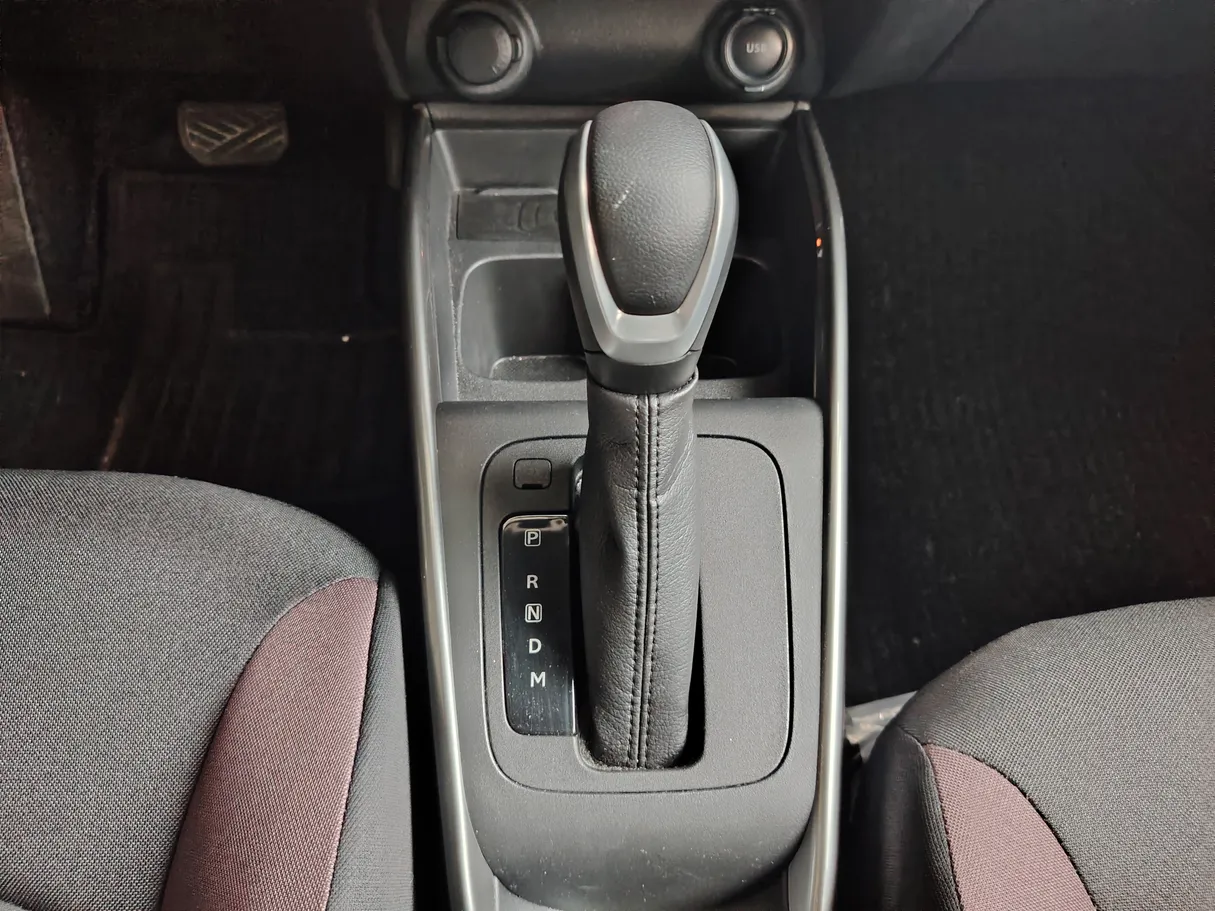Car image 24