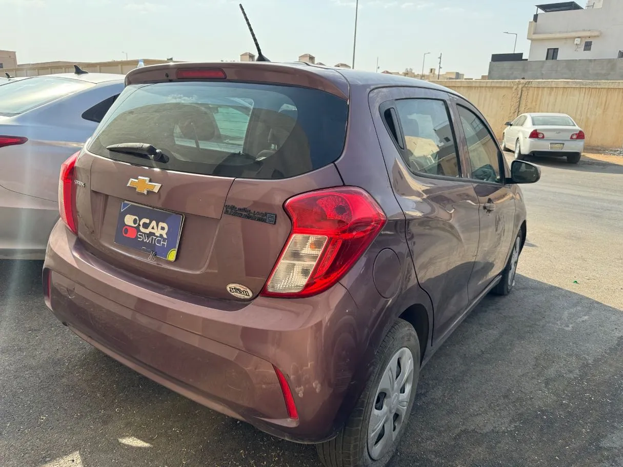 Car image 14