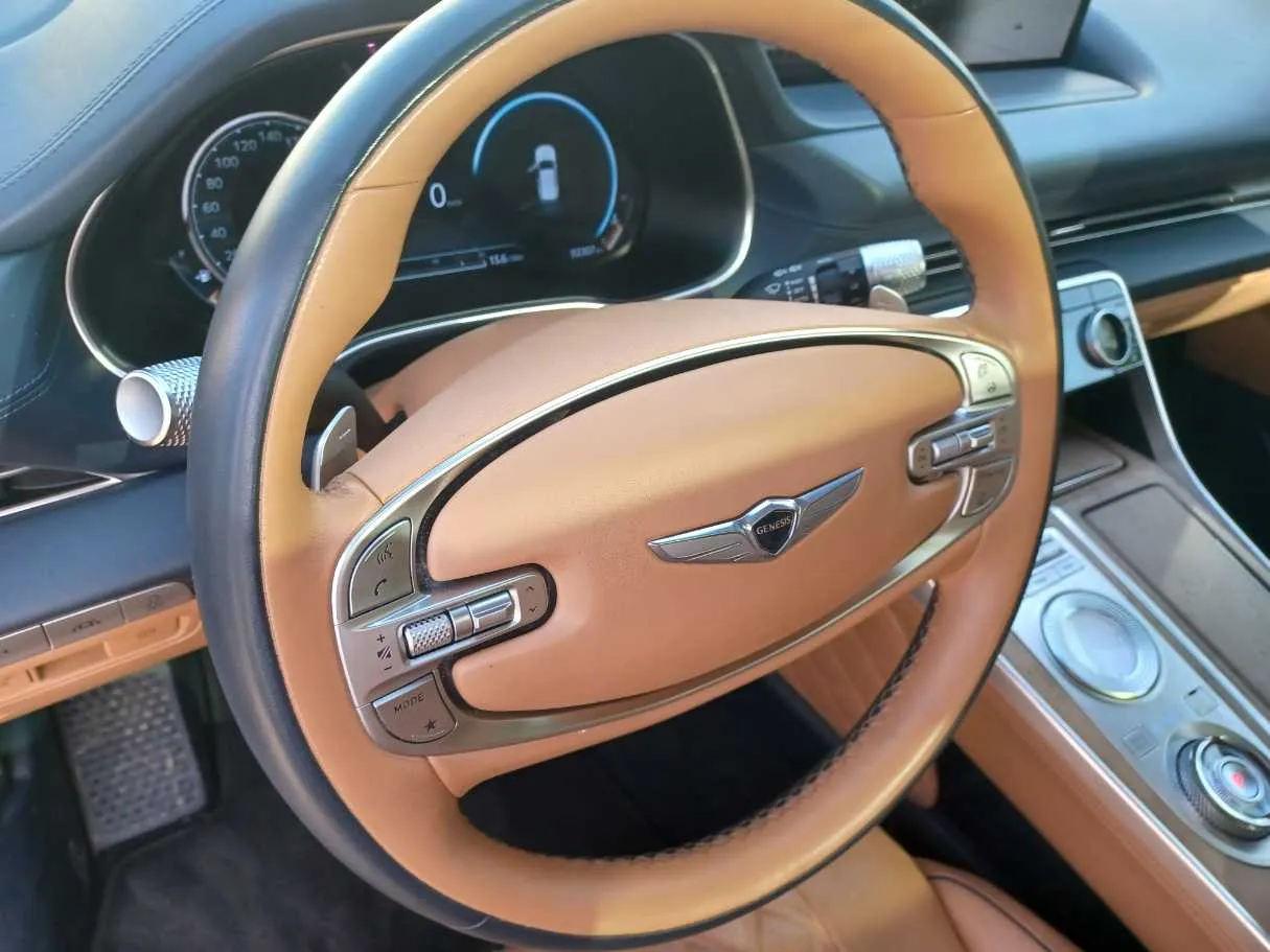 Car image 19