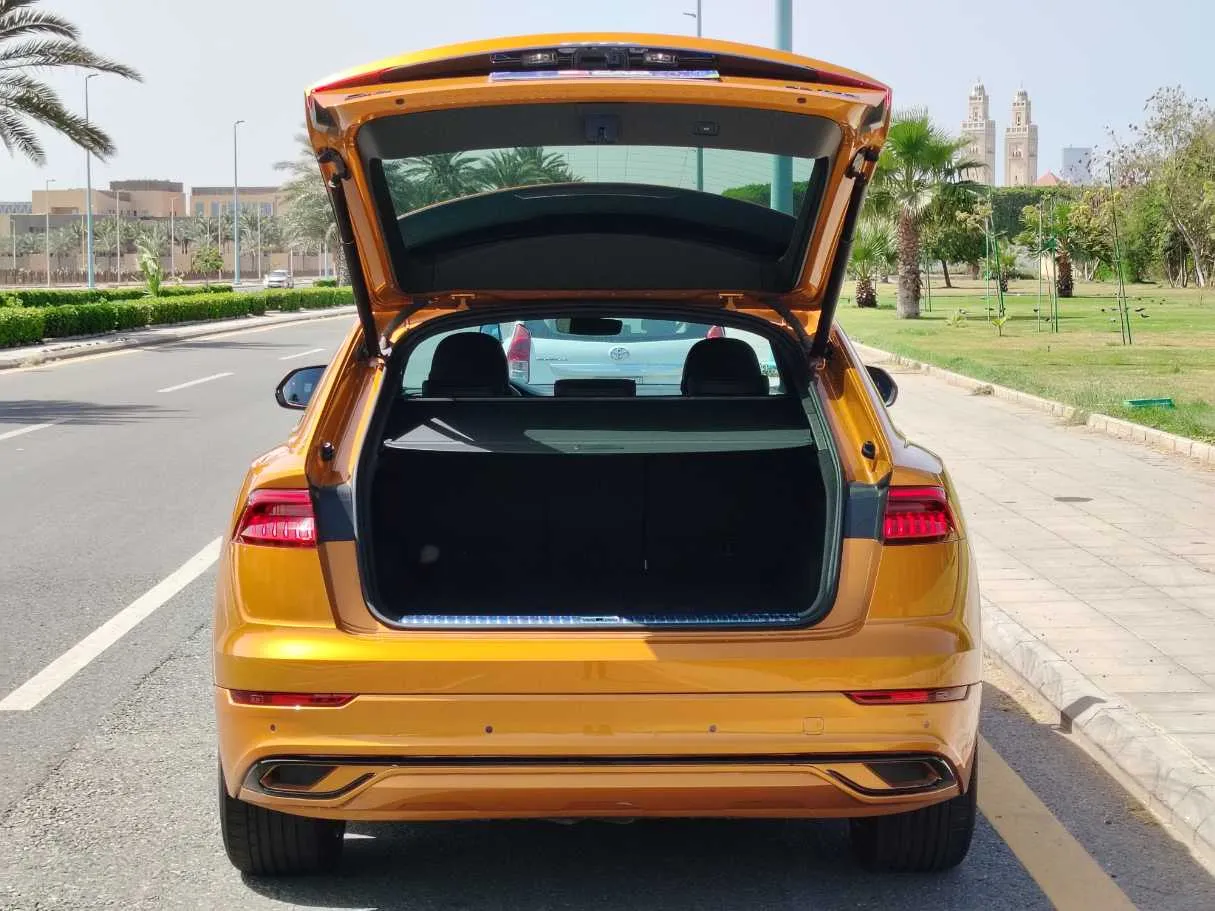 Car image 25