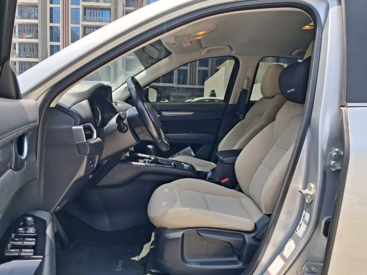 Car image 12