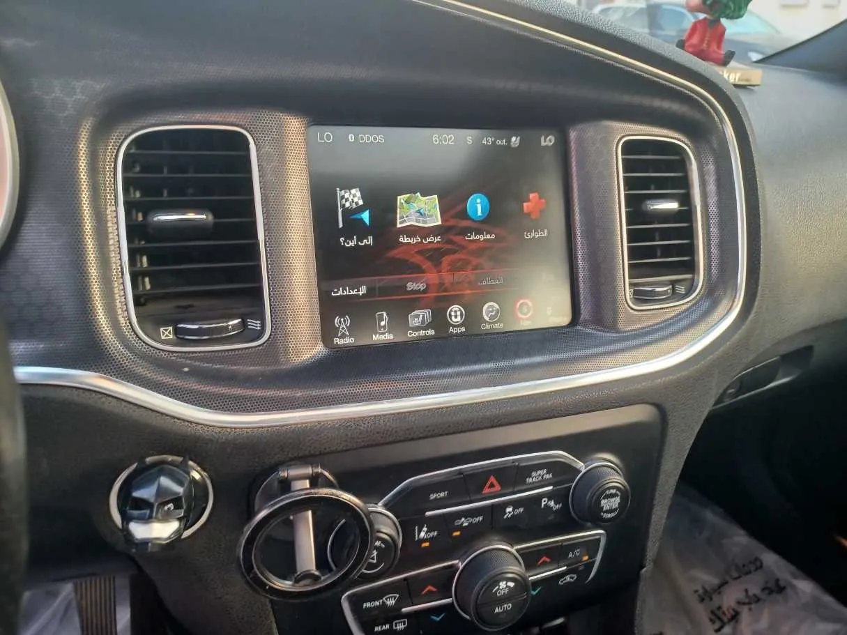 Car image 17