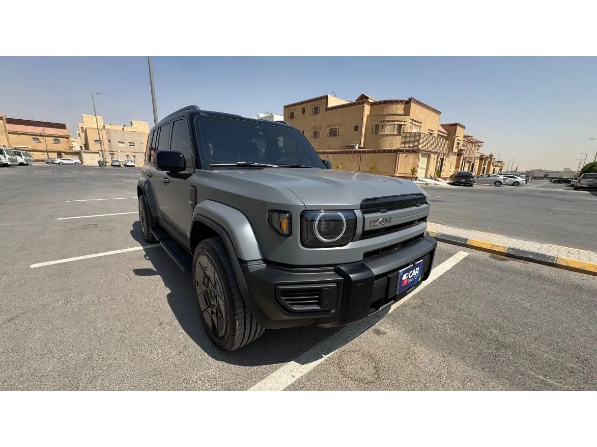 Car image 3