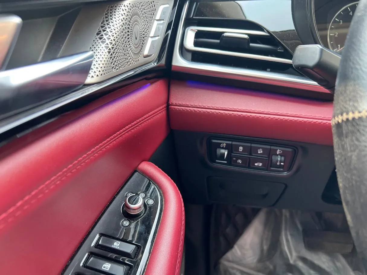 Car image 23