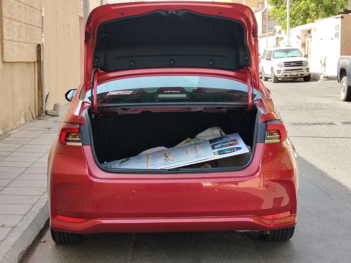 Car image 24