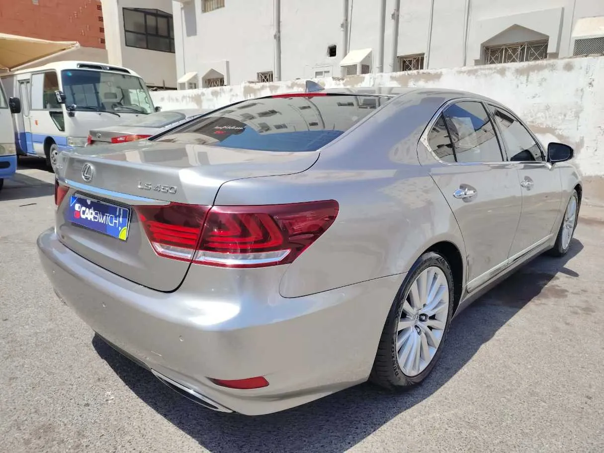 Car image 5