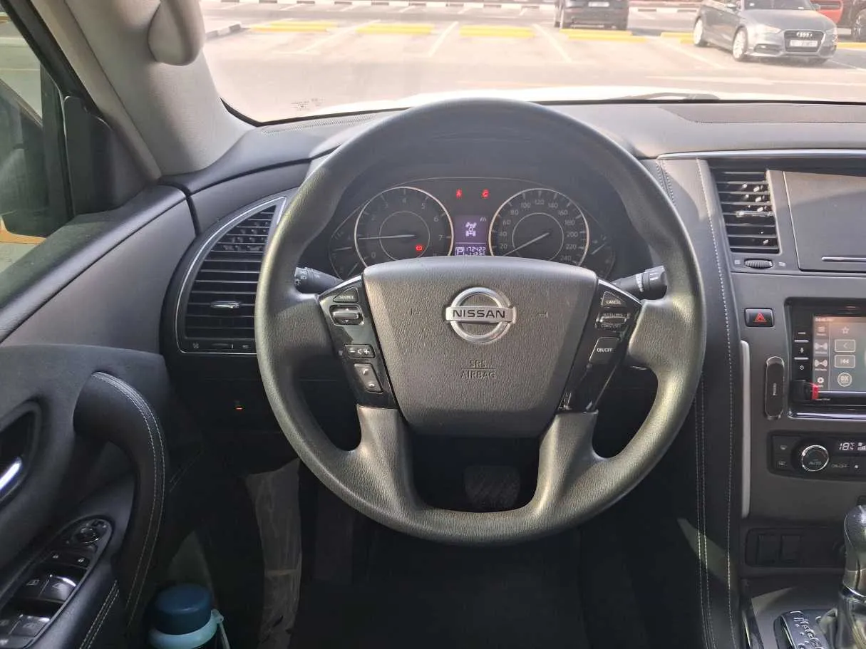 Car image 19