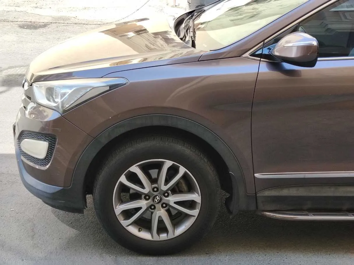 Car image 9