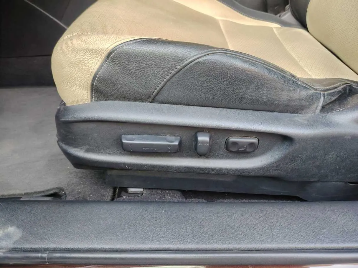 Car image 37