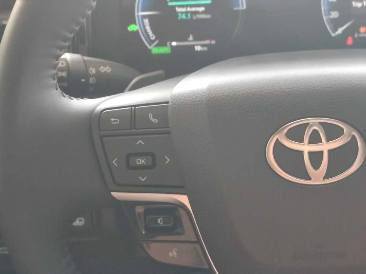 Car image 32