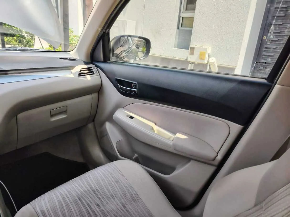 Car image 33