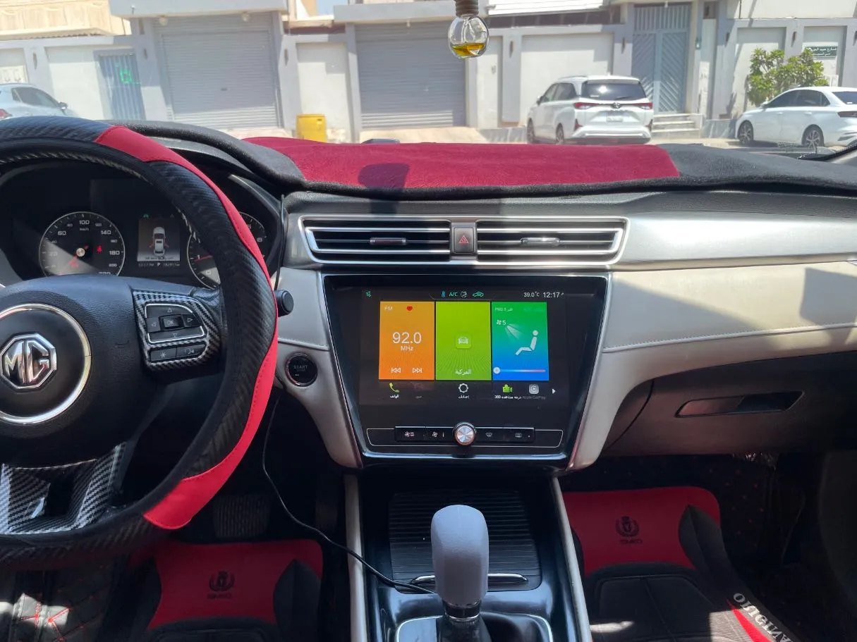 Car image 19