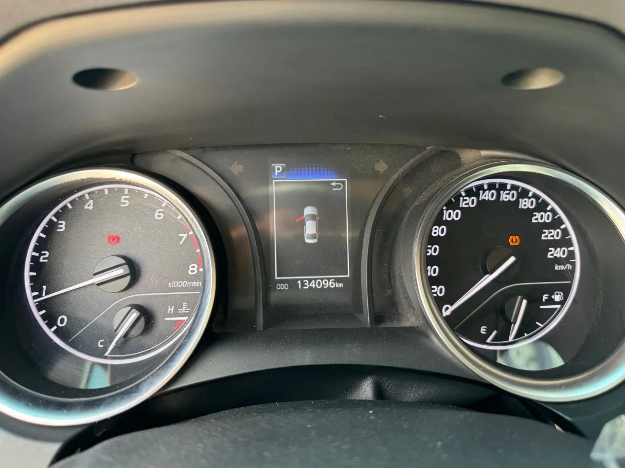 Car image 16
