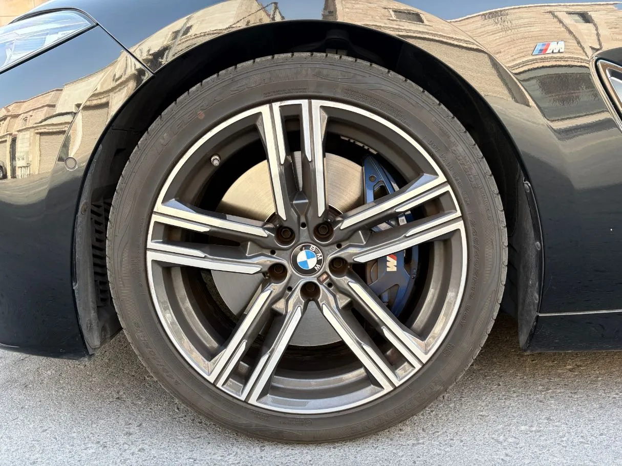 Car image 10