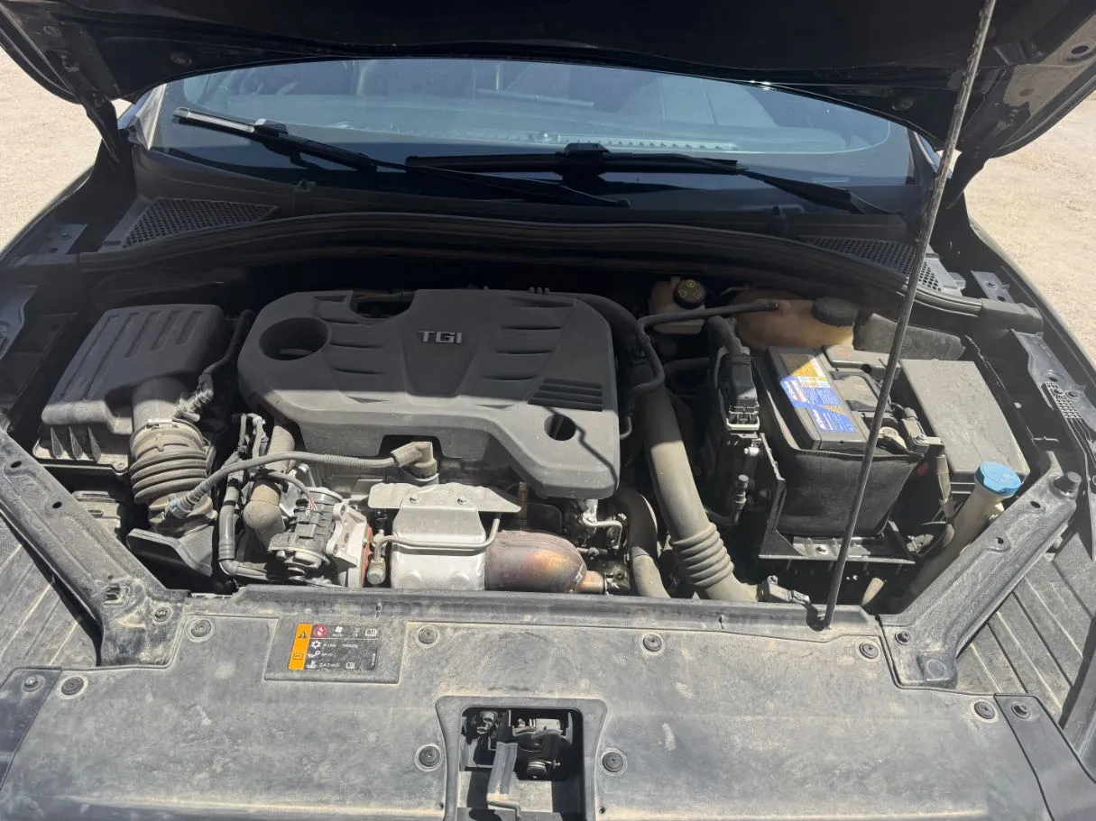 Car image 24