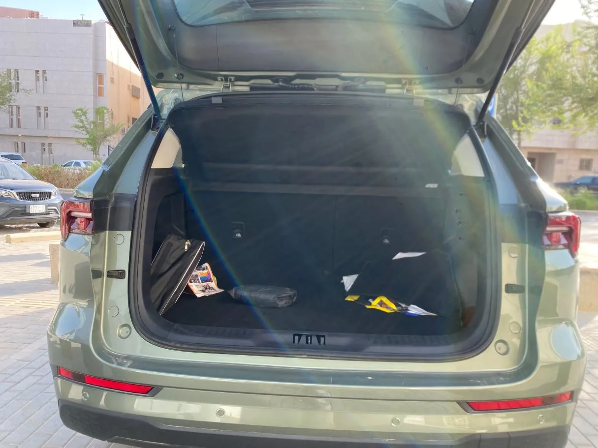 Car image 19