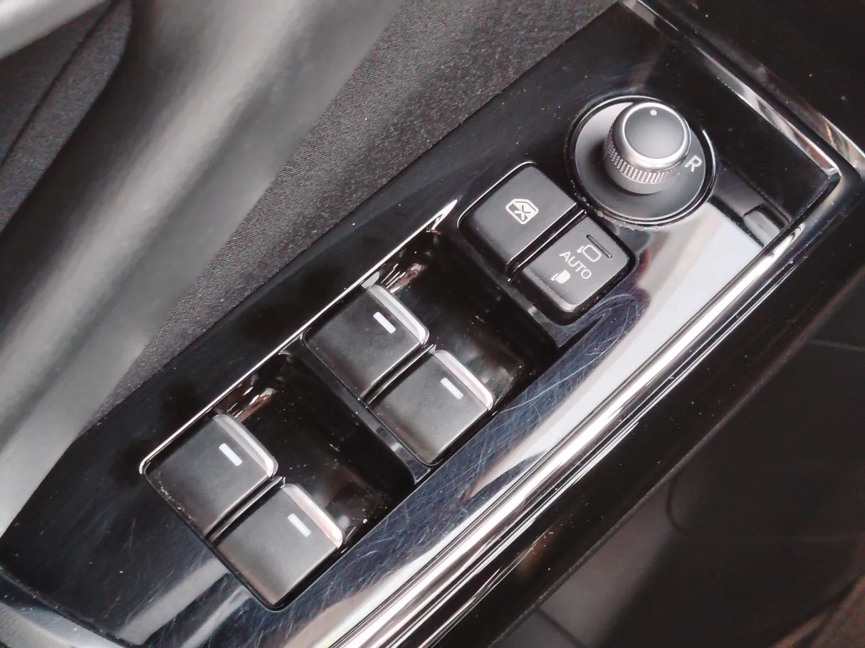 Car image 28