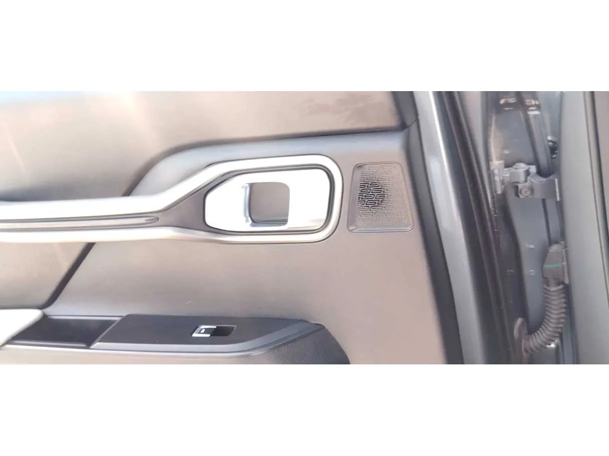 Car image 31