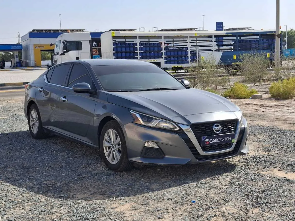 Car image 3