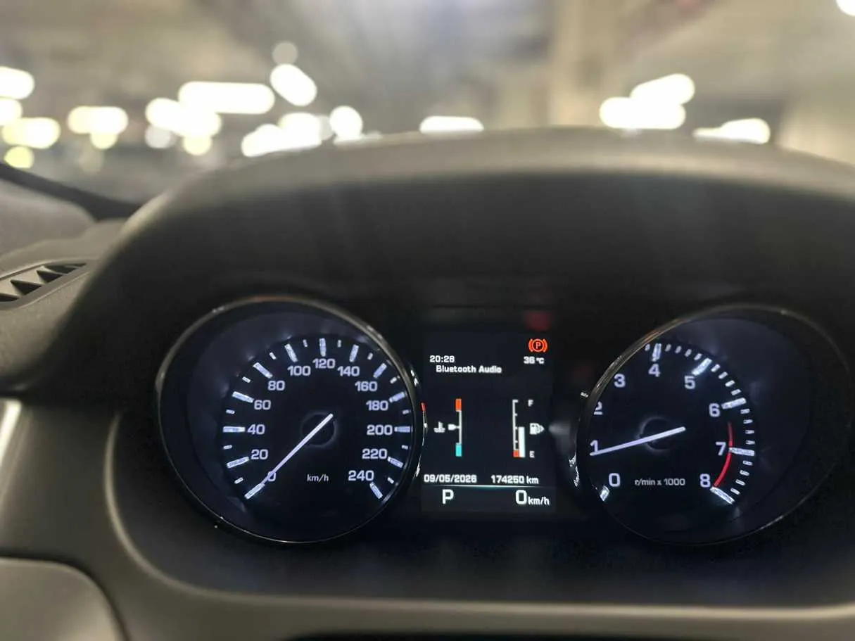 Car image 28