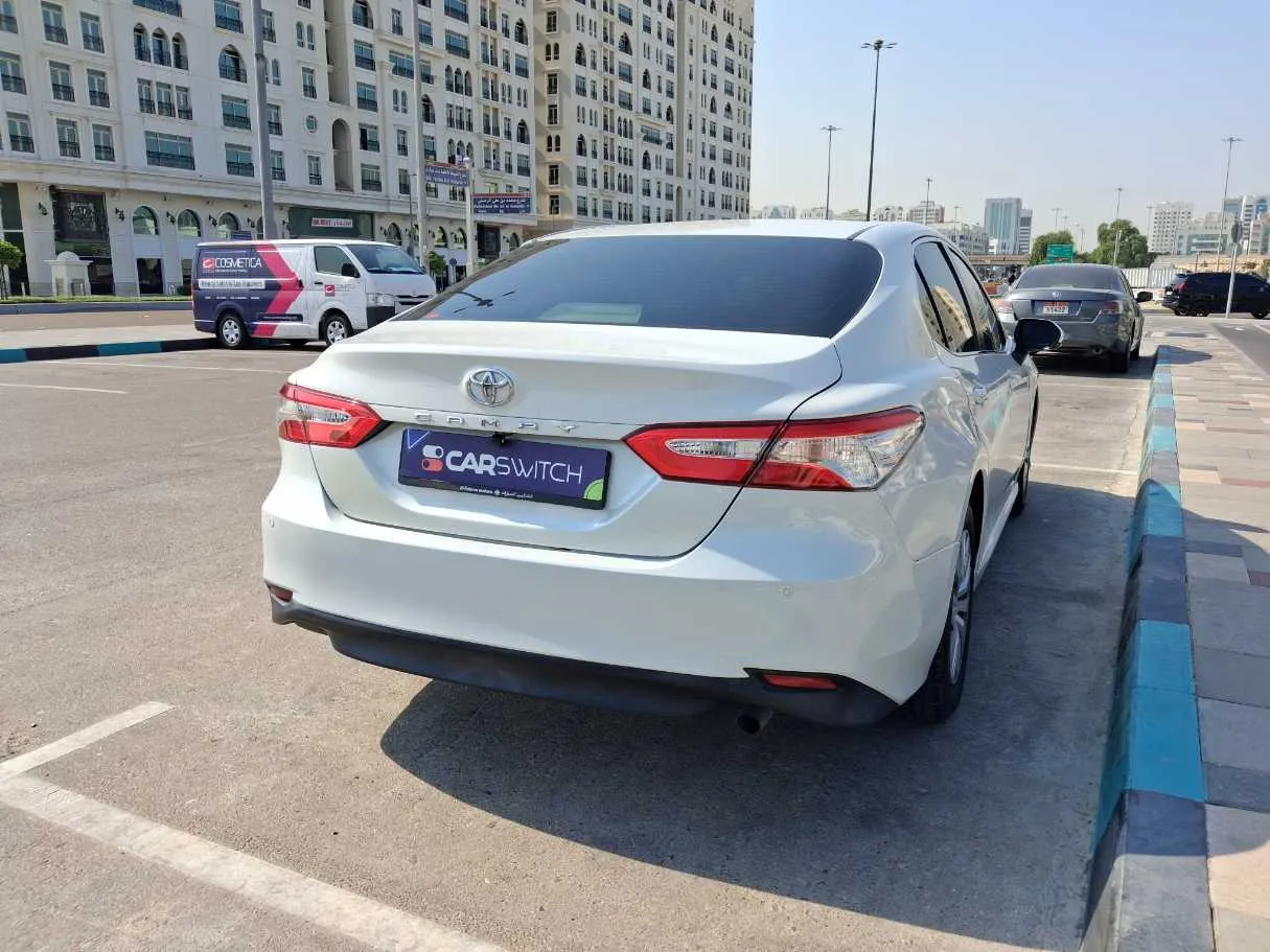 Car image 5
