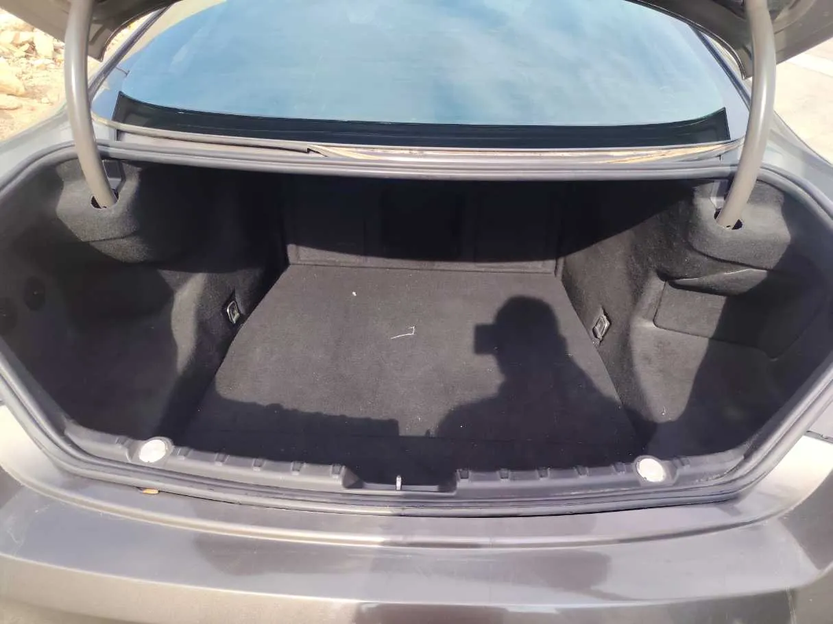 Car image 24