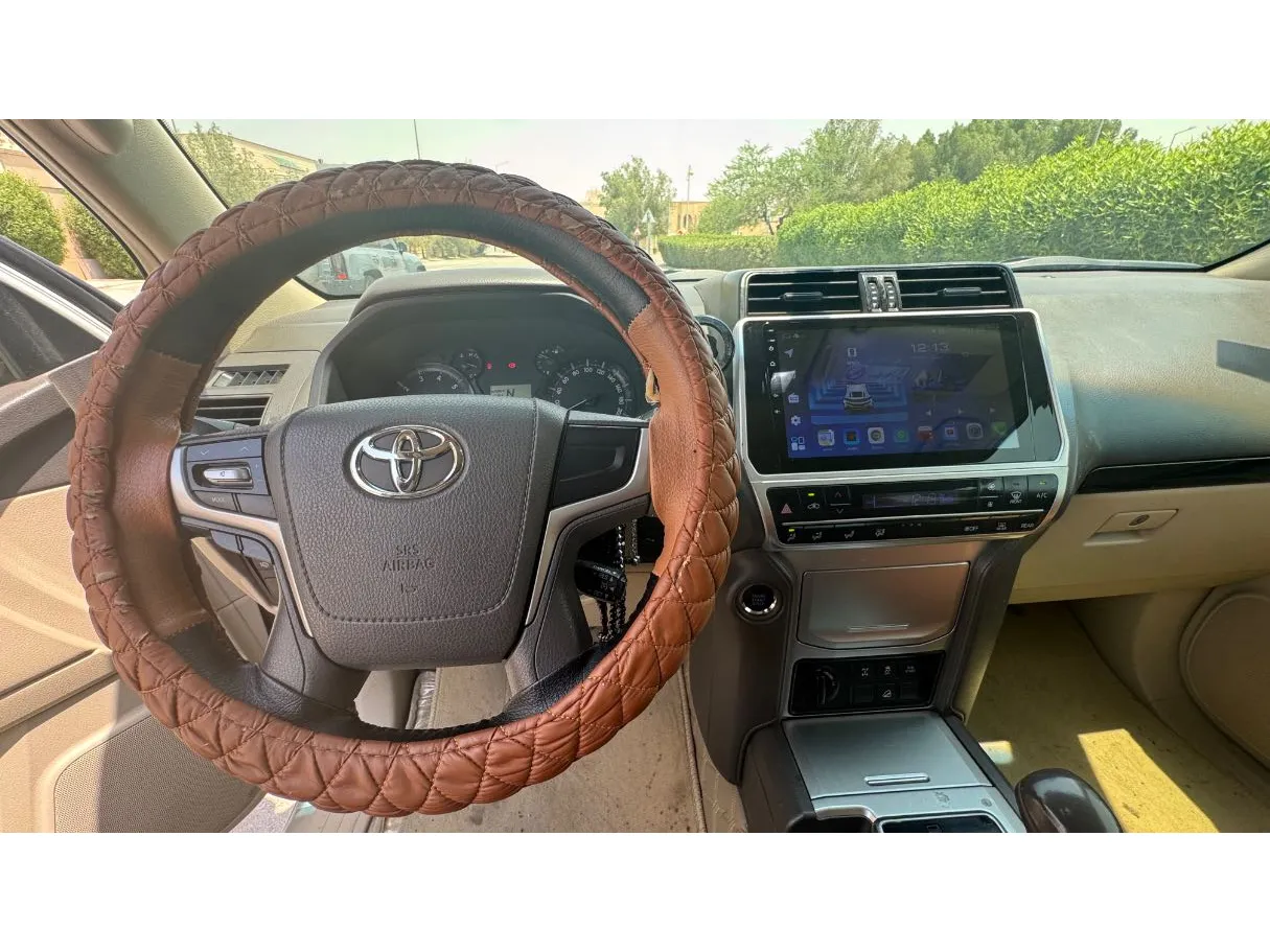 Car image 18