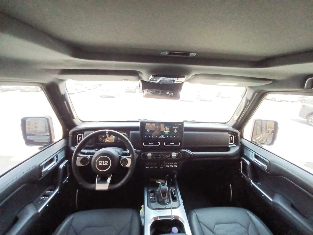 Car image 13