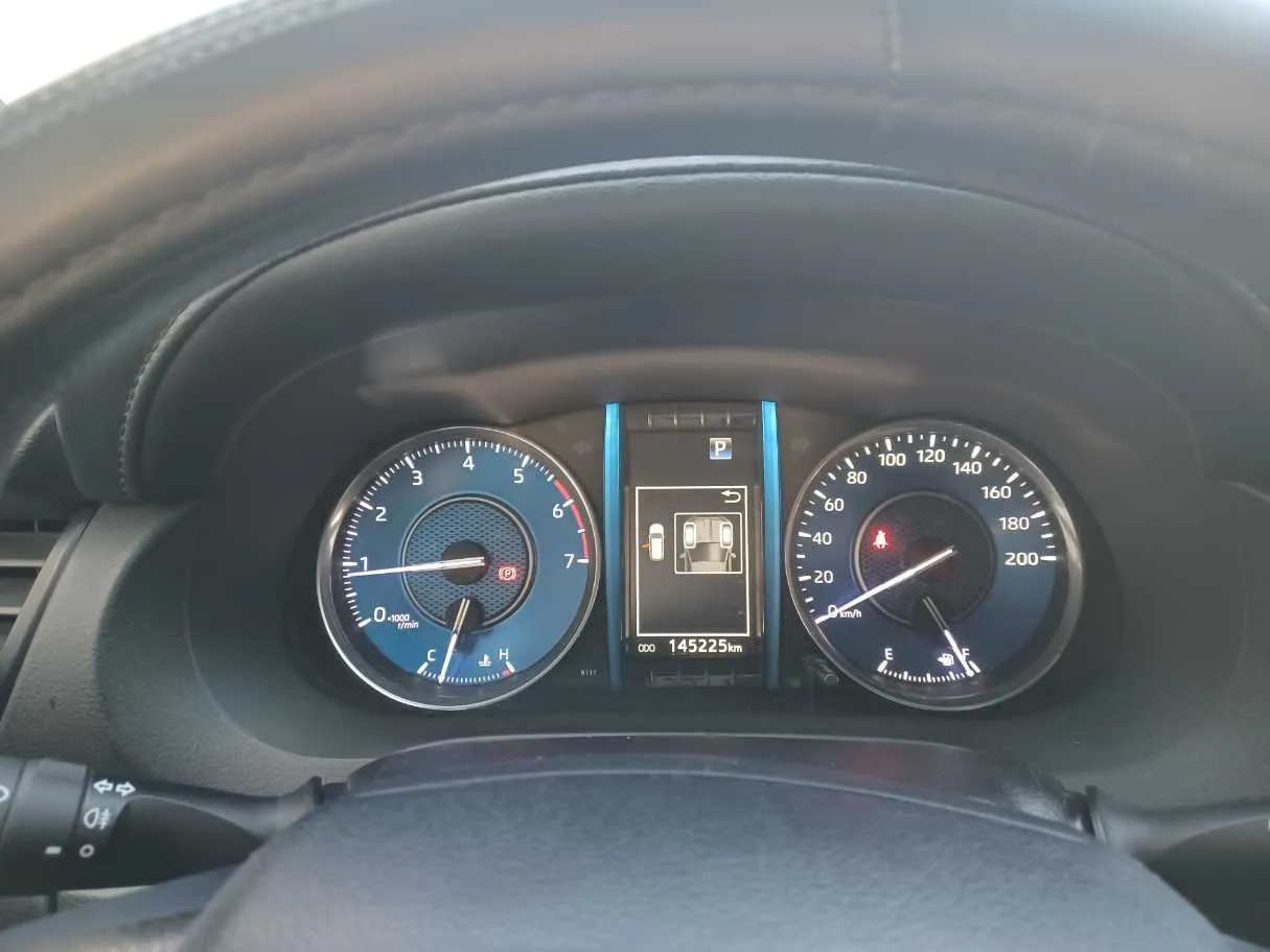 Car image 17