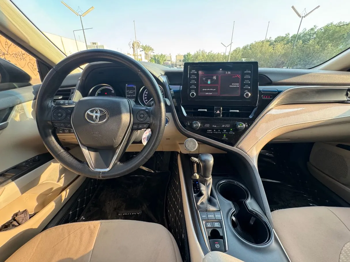 Car image 16