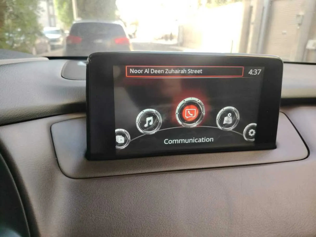 Car image 25