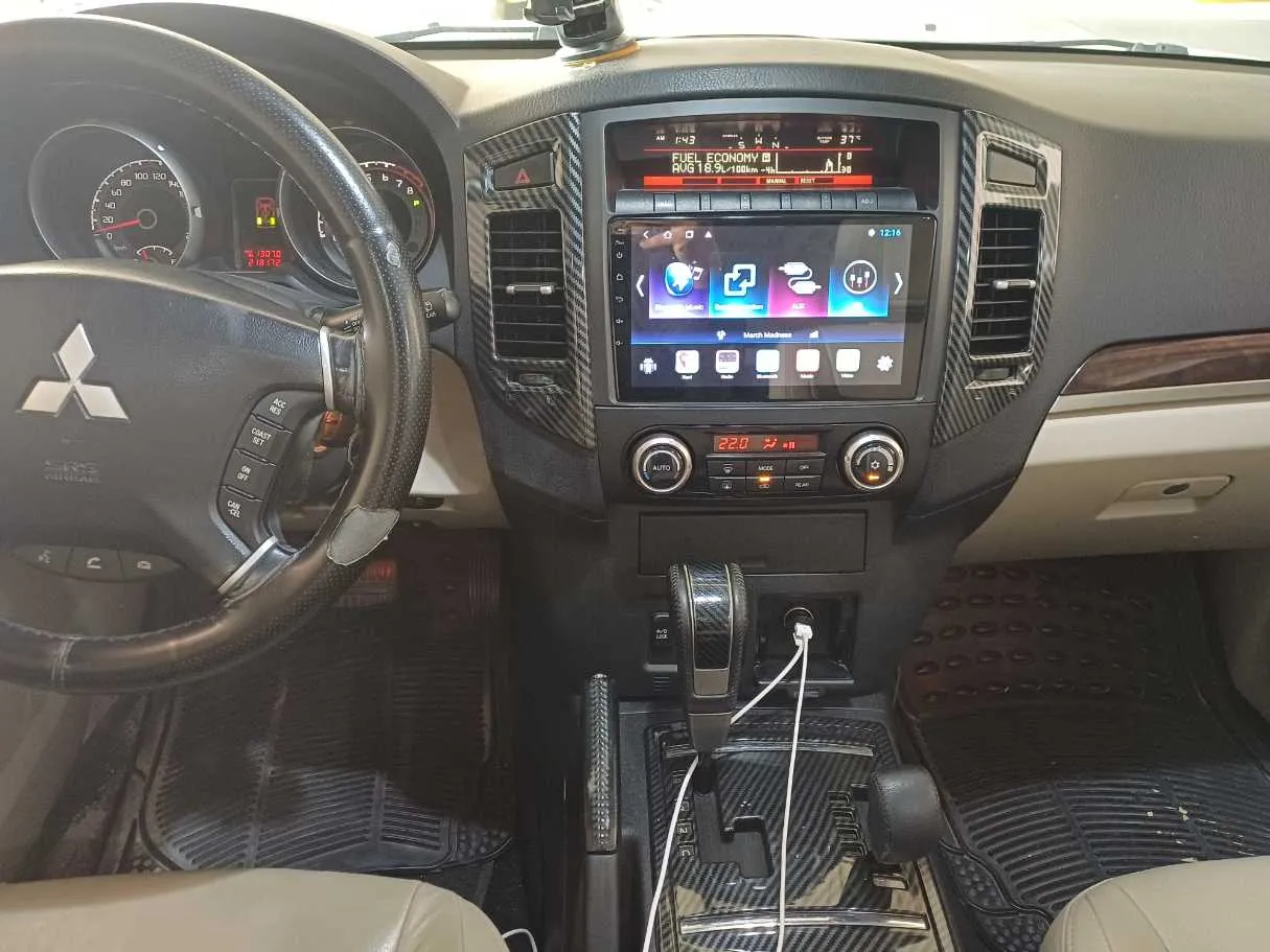 Car image 16