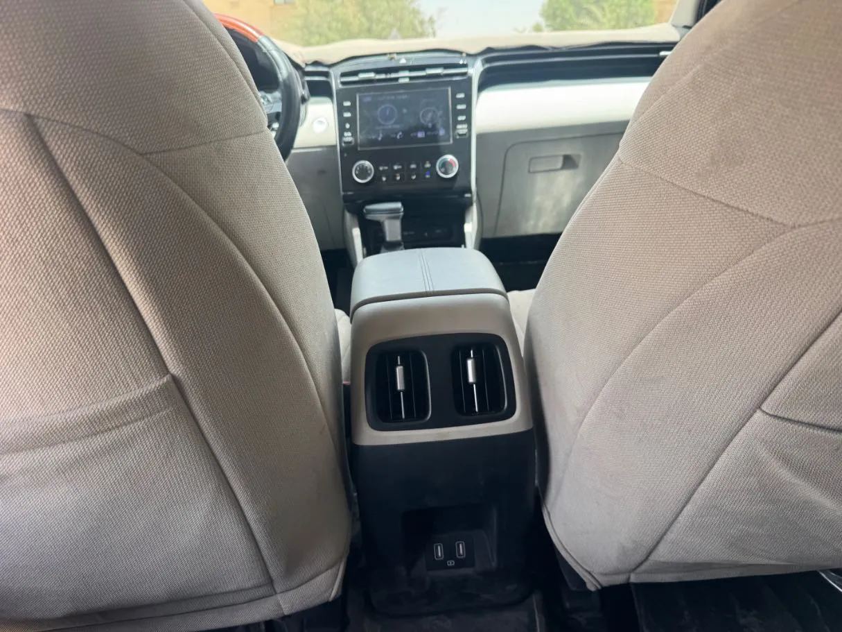Car image 20