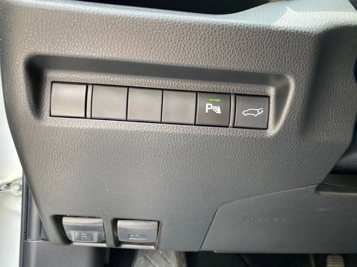 Car image 27
