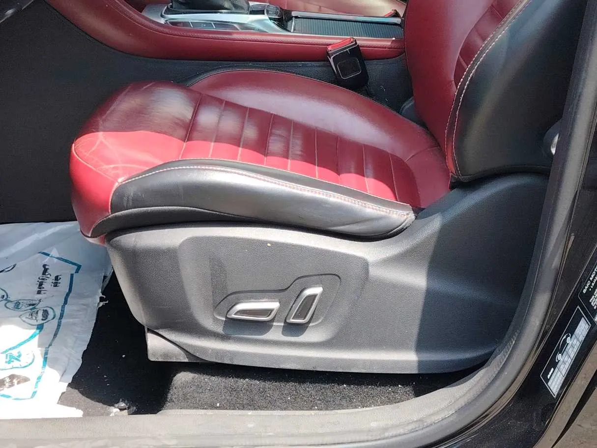 Car image 33
