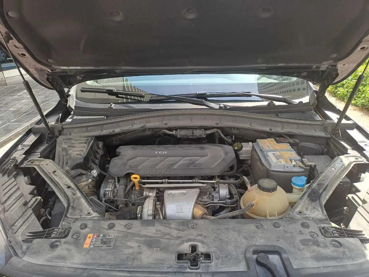 Car image 23