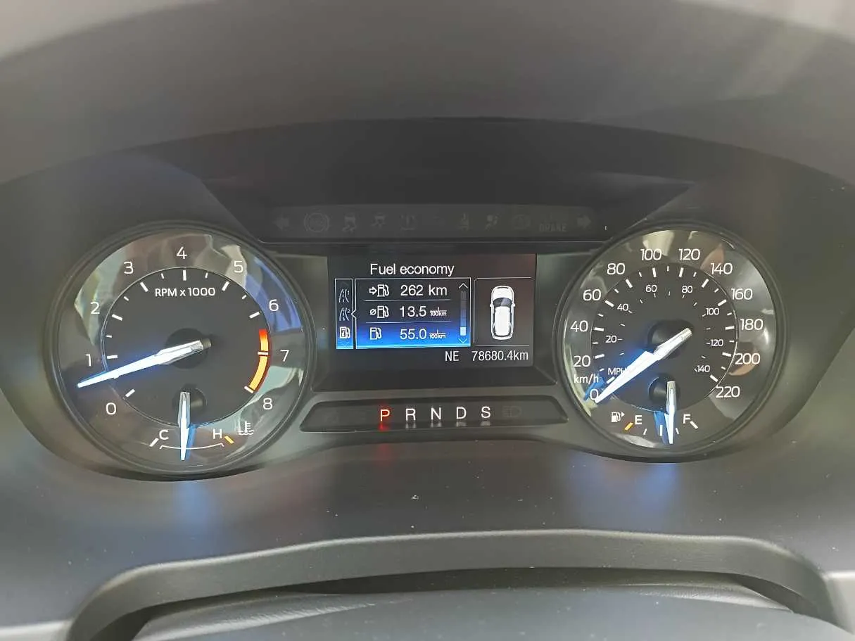 Car image 18