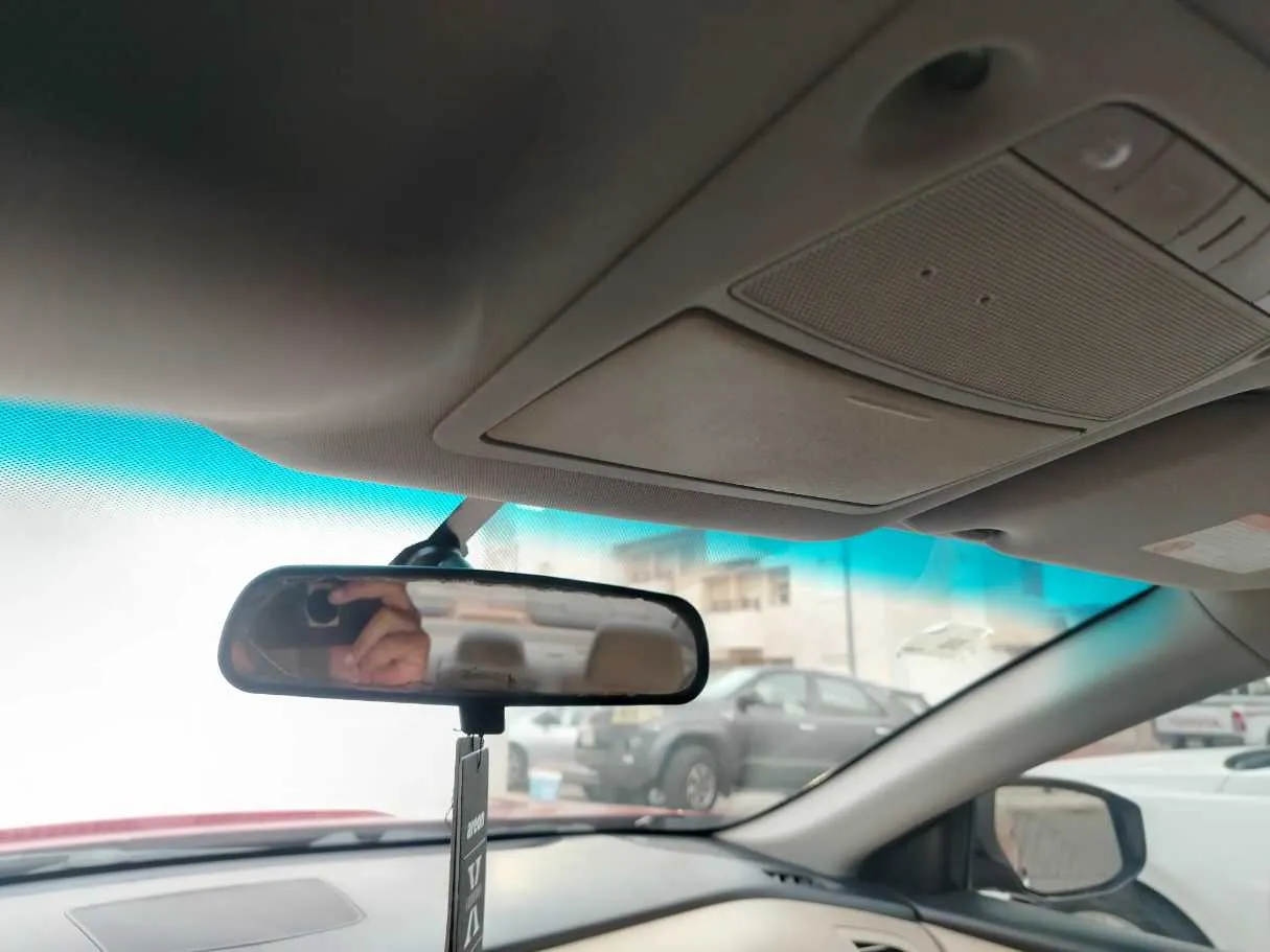 Car image 28