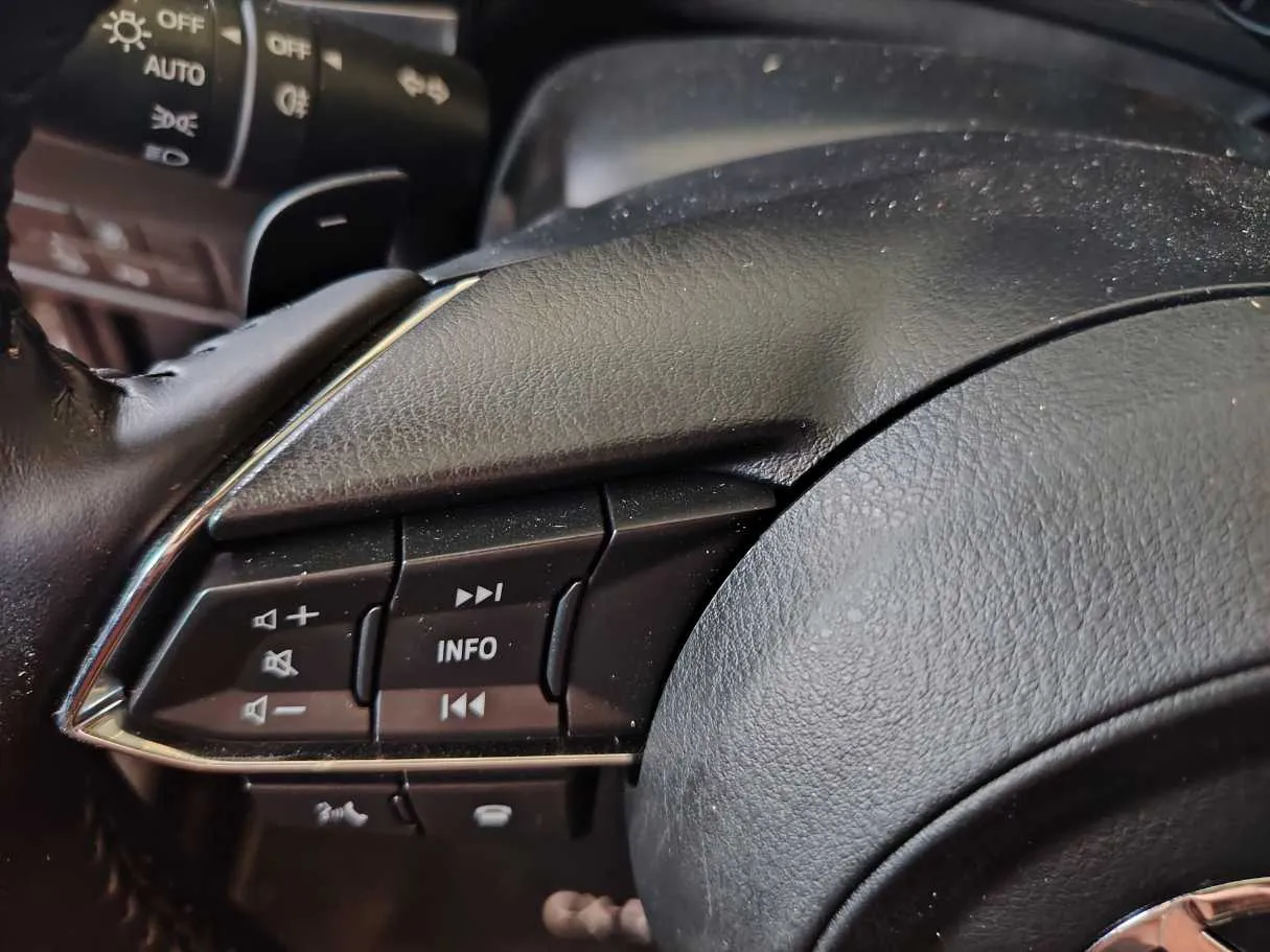 Car image 32