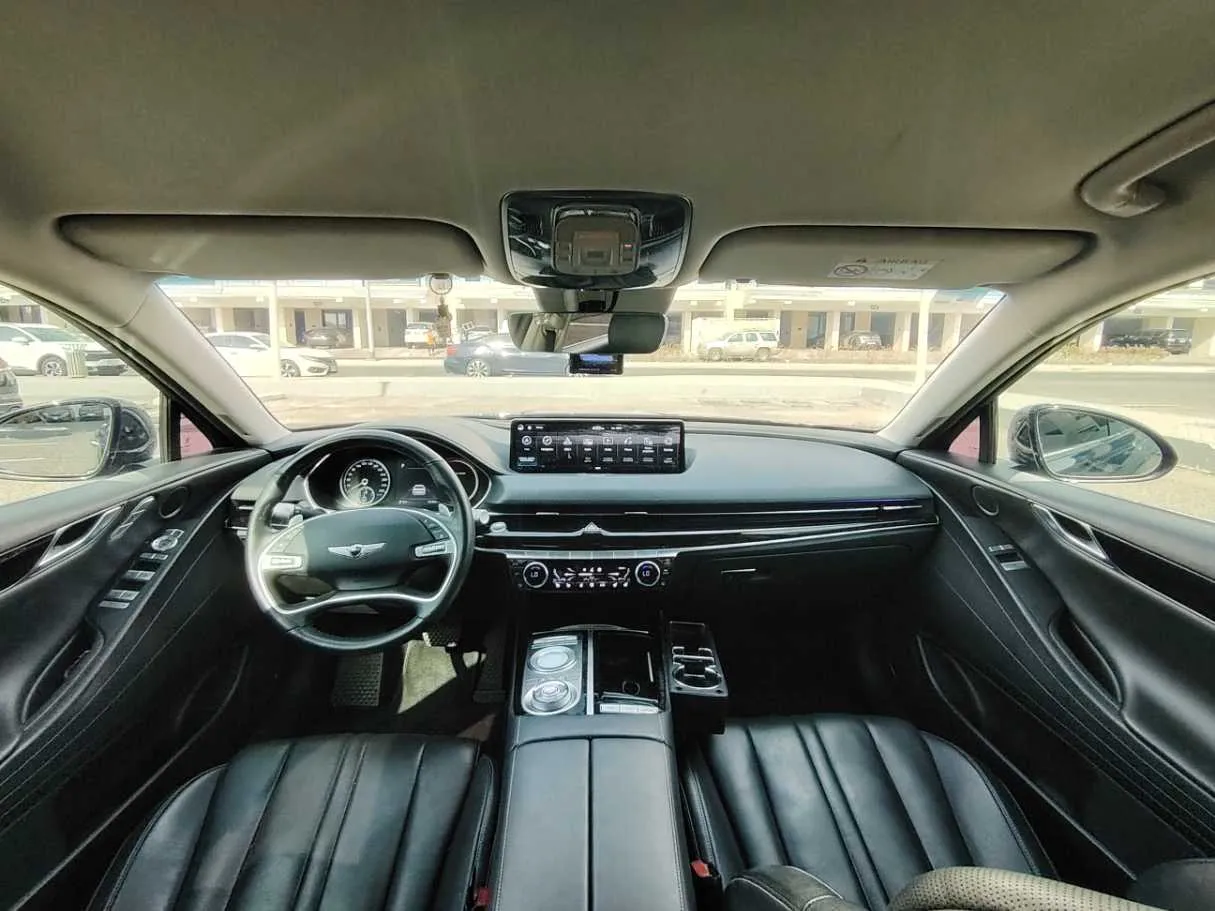 Car image 17
