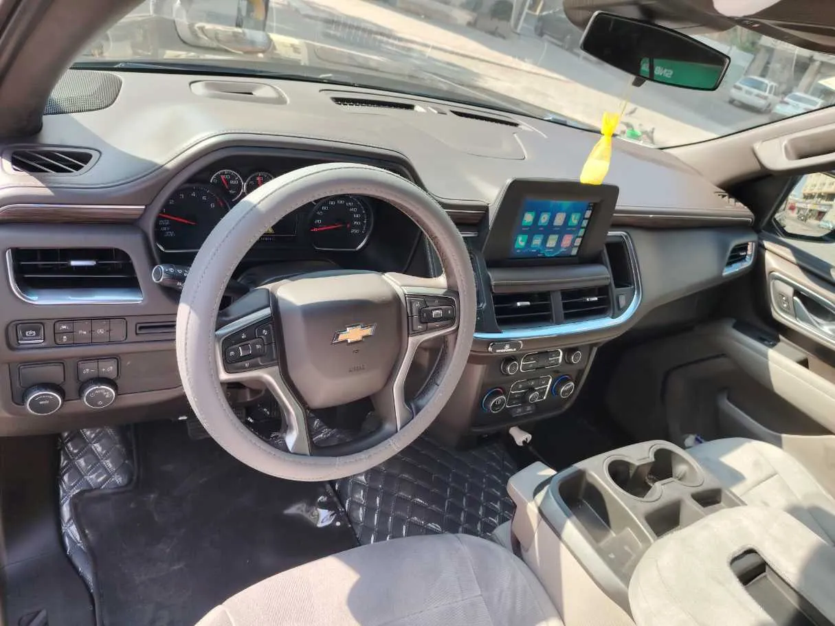 Car image 13